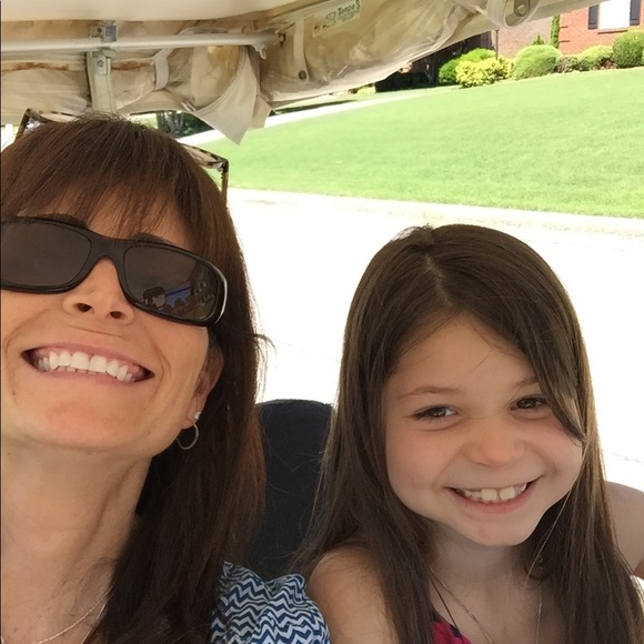 Meet your Posher, Tonya - Picture 1 of 1